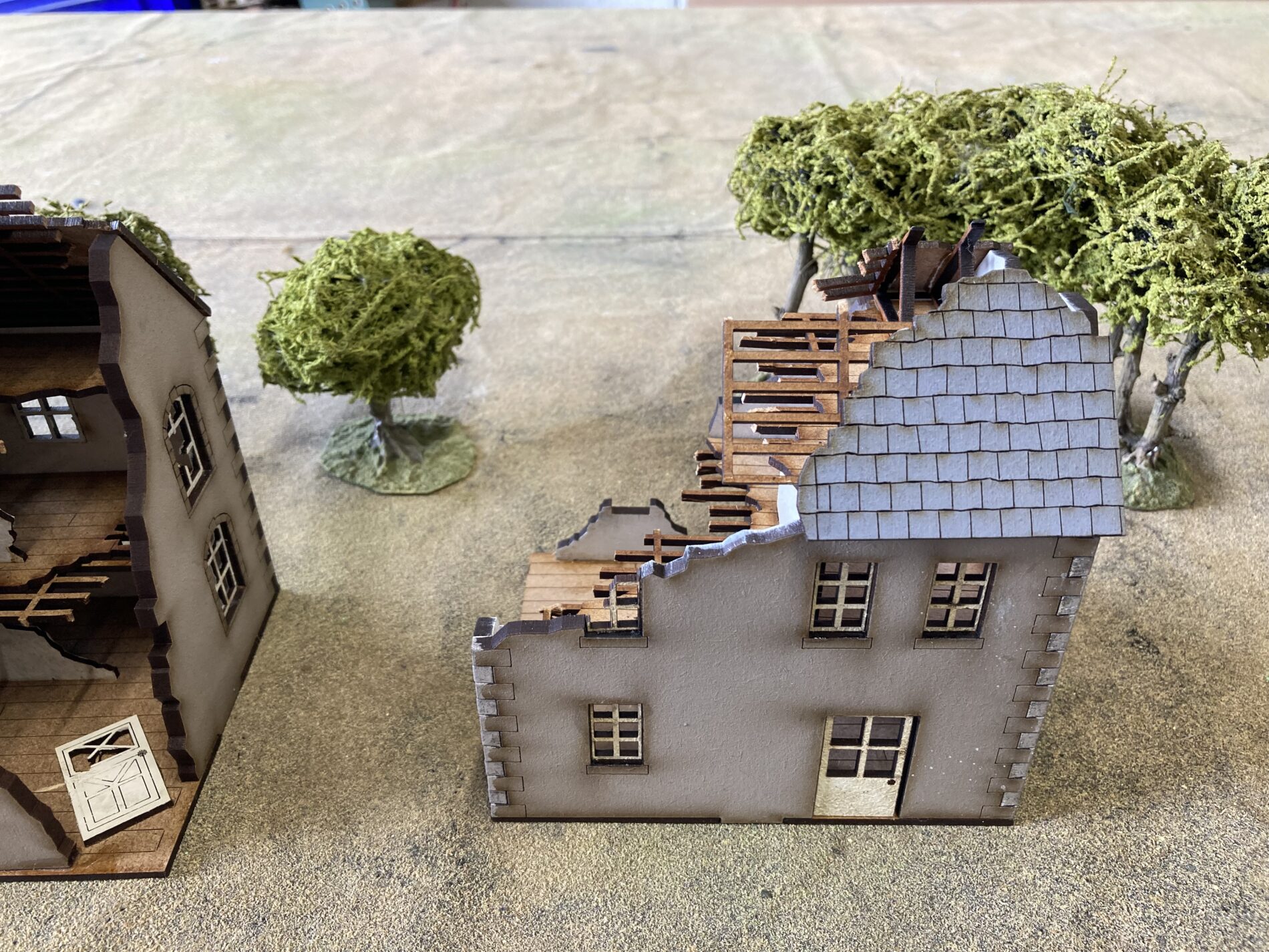 28mm Ruined building kit ABR28 unpainted 